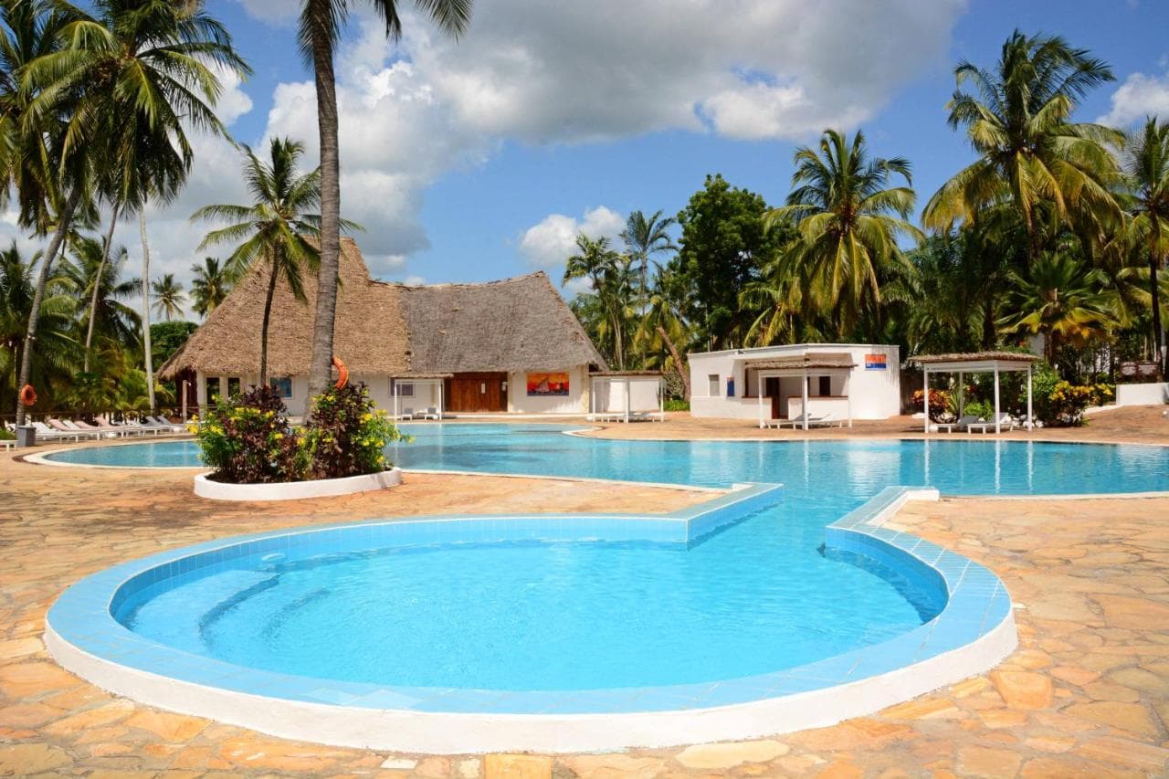 Voi Kiwengwa Resort quase grátis 2025